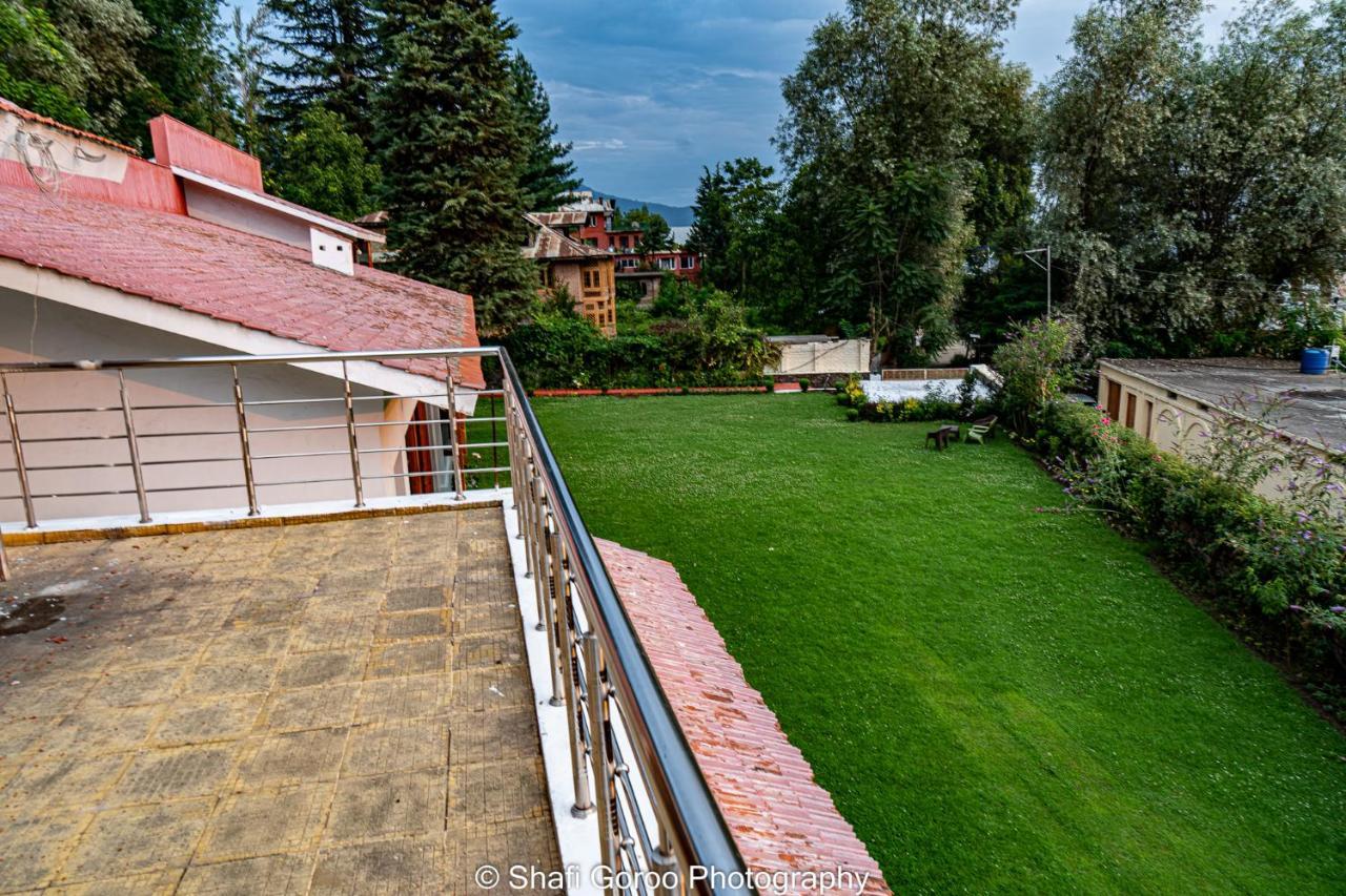 Orania Hotel Srinagar  Exterior photo