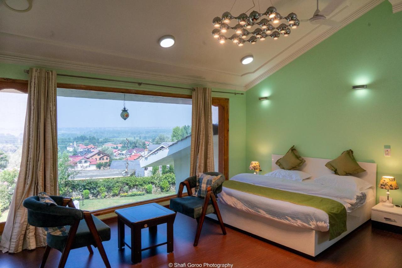 Orania Hotel Srinagar  Exterior photo